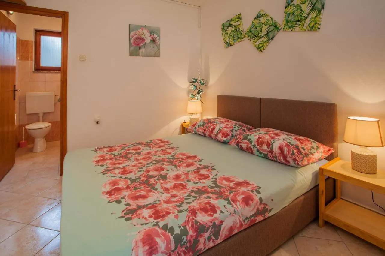 Rooms Muzic Cres 0*,  Kroatië