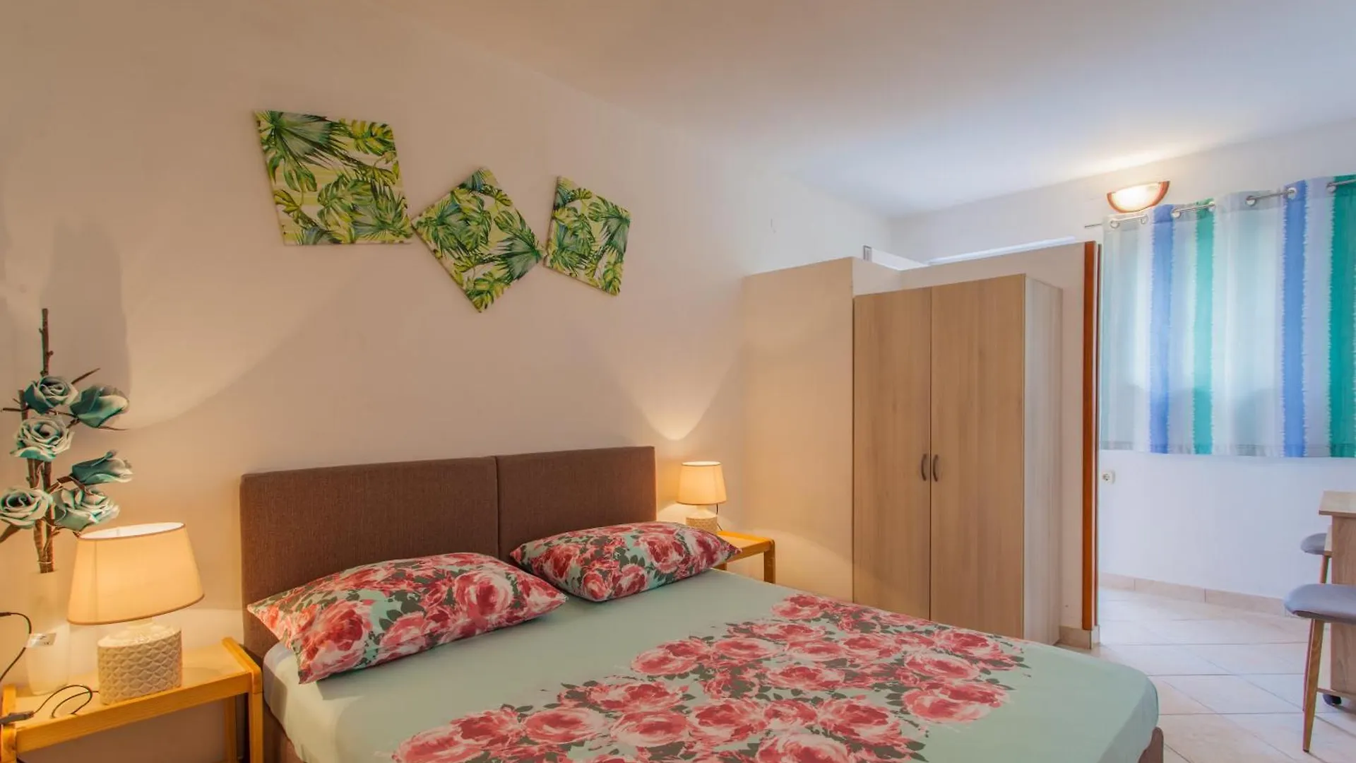 Rooms Muzic location