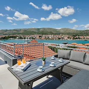 & Zaja , Trogir Croatia